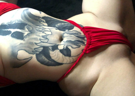 mischa cleo moore exklusive nackt bild