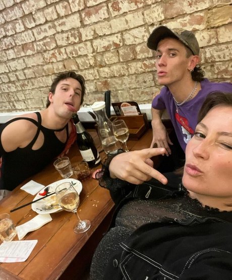 SliceOfSalami nackt kostenlose bild