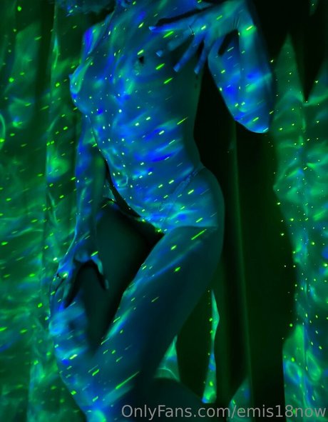 dünne blonde onlyfans sexy akt fotos