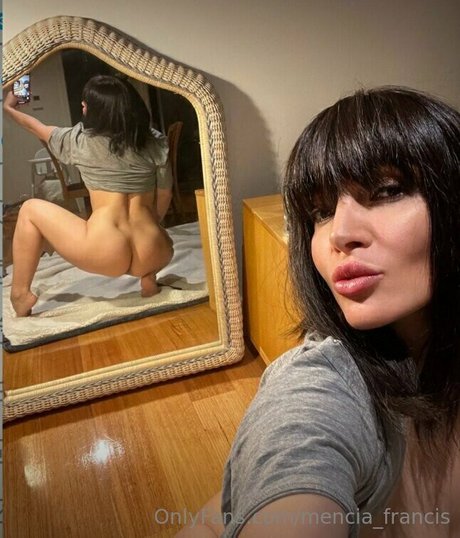 mencia francis hübsche nackt bilder