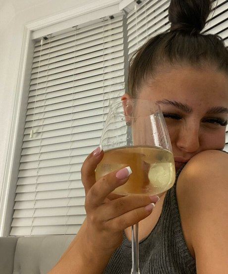 flachbrüstige onlyfans nackt top archiv