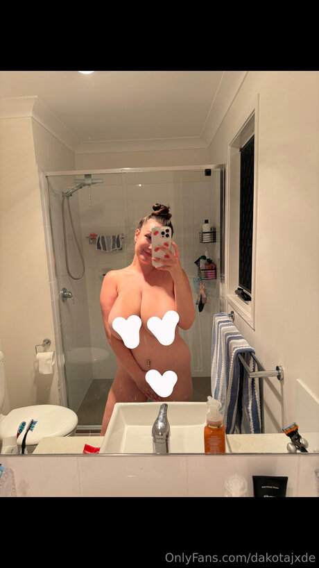 DakotaJxde erotische schöne bild