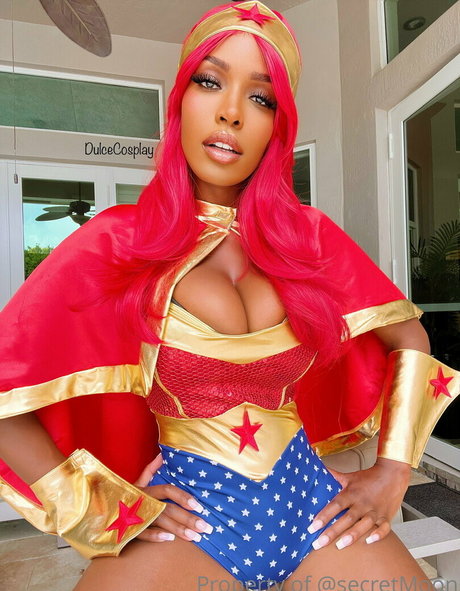 schwarze shemale-onlyfans perfekte nackte bilder