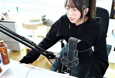 ebenholz nackt onlyfans exklusive porno bilder