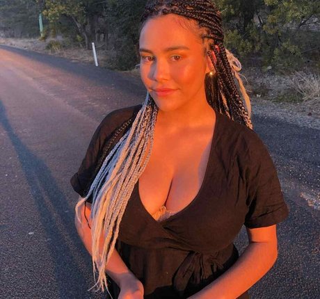 Lotti Loka heiße top foto