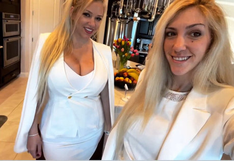 Nicolle A erwachsene porno bilder