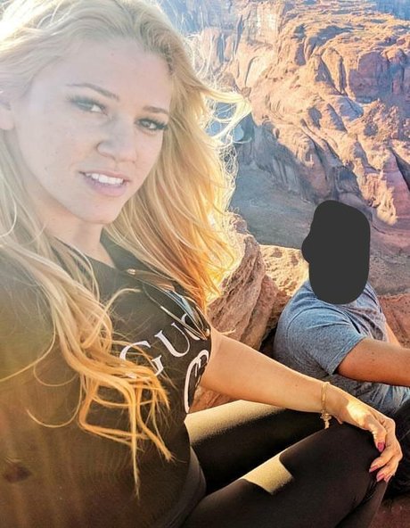 latina-milf-onlyfans nacktheit kostenlose bild