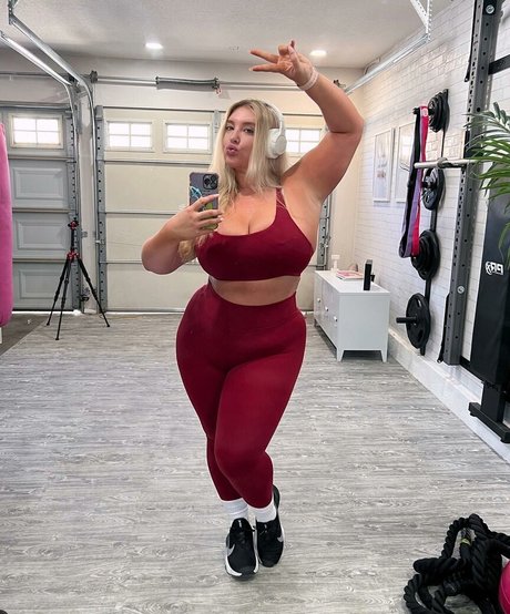 Taya Christian model beste bilder