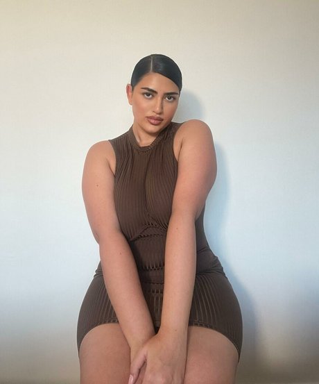 Irena Drezi xxx sexy foto