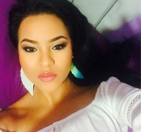 Toni Salina Chee Young exklusive akt bilder