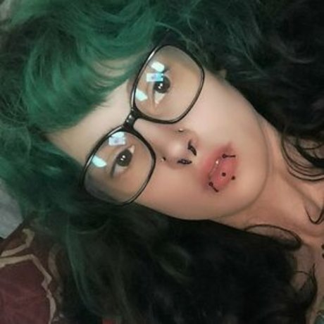 milkyghostie nacktheit erwachsene bilder