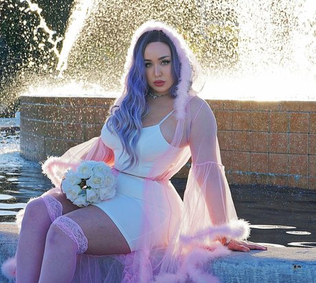 Tana Habibi pornostar sex bild