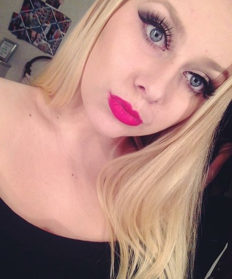 schauspielerin onlyfans perfekte kunst archiv