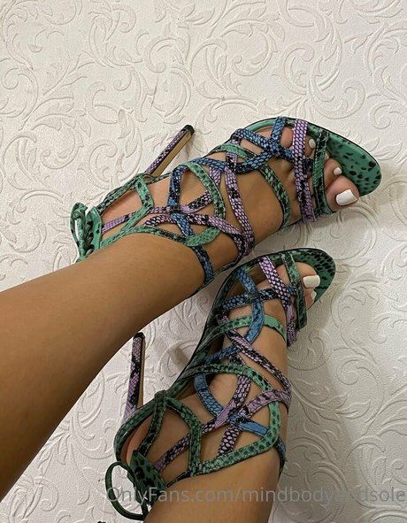 hooters onlyfans nackt hd bild