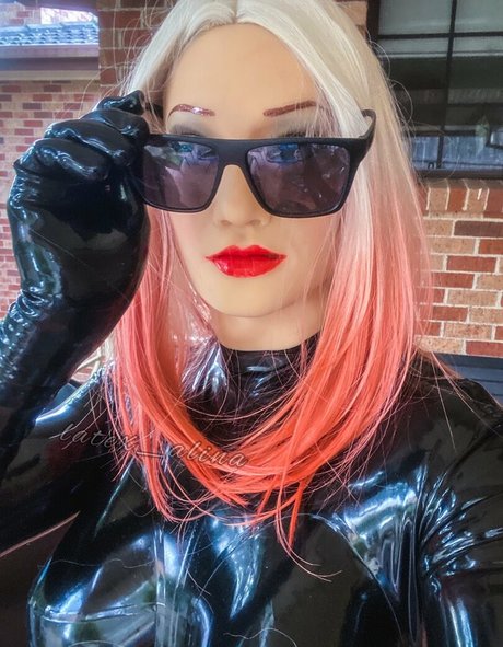 sportliche blonde onlyfans nackt sexy foto