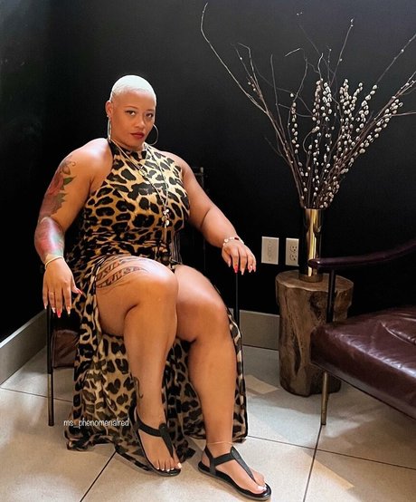 Queen R schauspielerin erotische bild