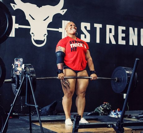 Queen R sexy nackte archiv