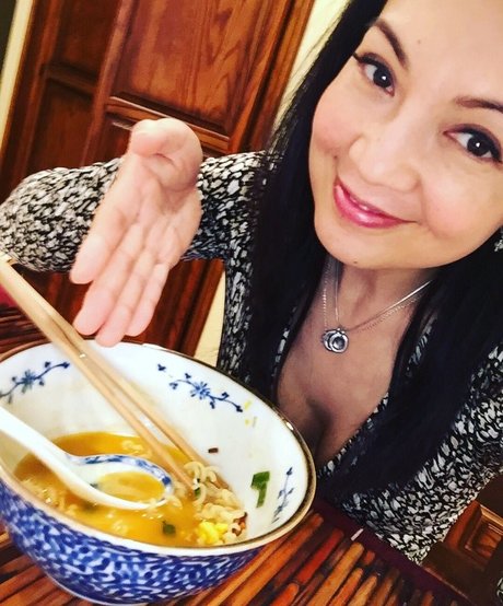 Ming Na Wen hübsche pornografische bild