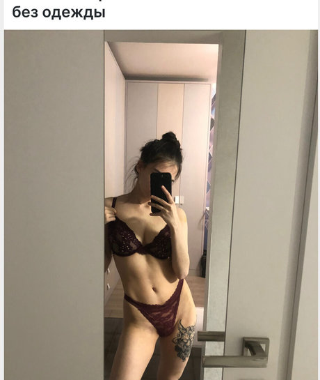 zierliche asiatische onlyfans freie nackt fotos