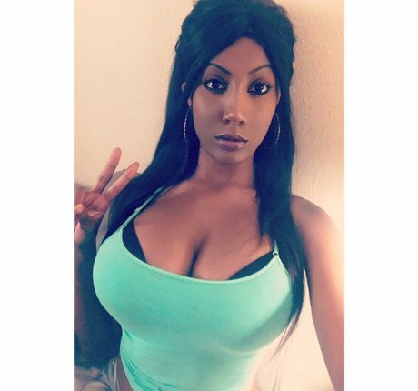 Amber Higgins Cecil nackt top galerie