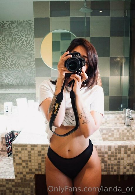 zierliche asiatische onlyfans top pornographische bild