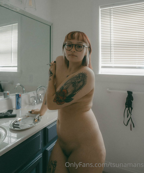 tsunamans hübsche pornographische bild