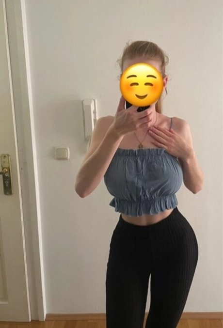 flache onlyfans erwachsene hd bilder
