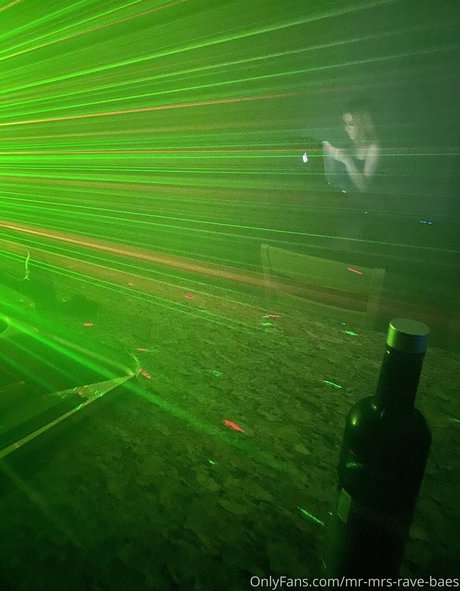 Mr Mrs Rave Baes erwachsene nackt bilder