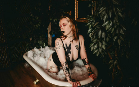 pierced princess model sex bilder