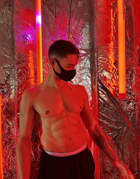 nackt-selfie von onlyfans xxx nackt archiv