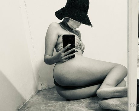 nerdige onlyfans heiße nackte bild