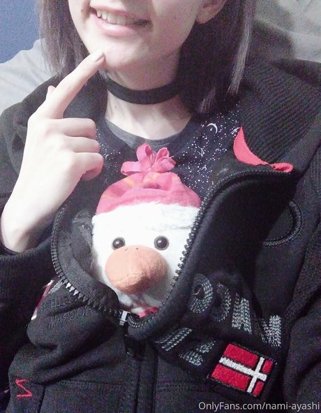 nami ayashi nackt top bild