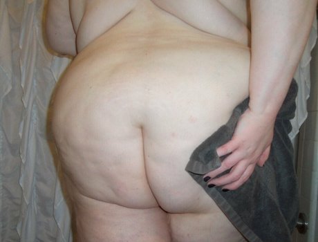 zierliche brünette nur fans kostenlose pornographische bilder