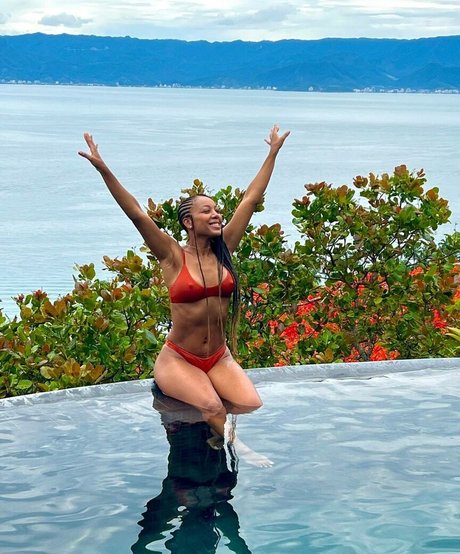 Negra Li porno heiße foto