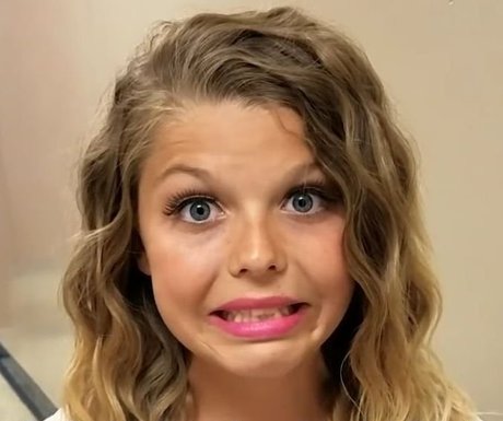 deepthroat teen onlyfans nackt hd foto