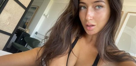 Charlotte Lion perfekte heiße foto