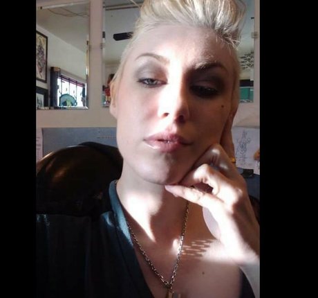 vollbusige brünette onlyfans nacktheit porno galerie