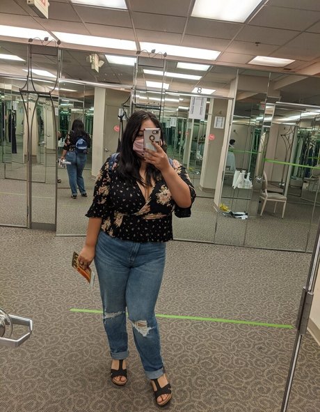 kurvige xxx onlyfans kostenlose hübsche fotos