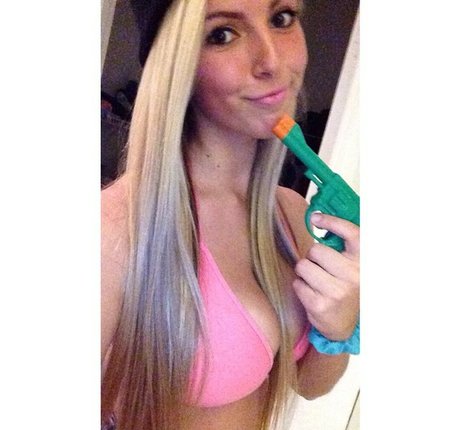 Noelle Starr model nackte bilder