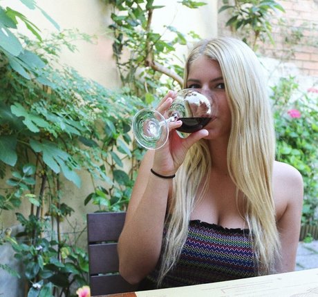 Noelle Starr kunst nacktheit foto