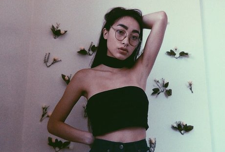 Hitomi Mochizuki pornostar hübsche fotos