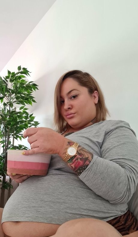 kurvige milf-onlyfans heiße pornografische bild