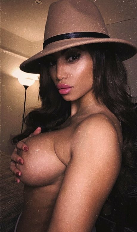 Kayleigh Morris kunst nackt galerie