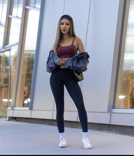 summersxng pornostar top foto