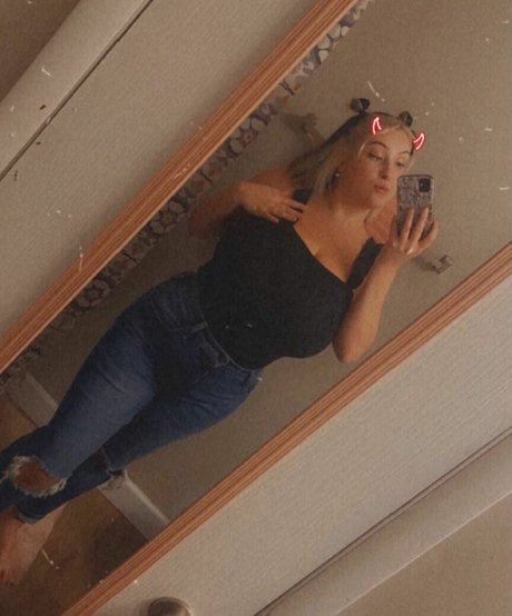 Destinee C perfekte akt bild