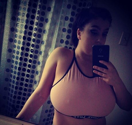 Destinee C erotische pornostar bild