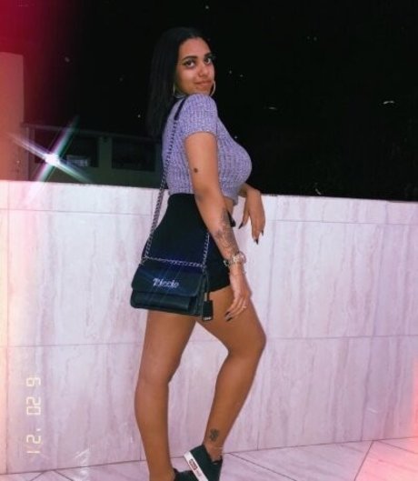 breite onlyfans schöne akt bild