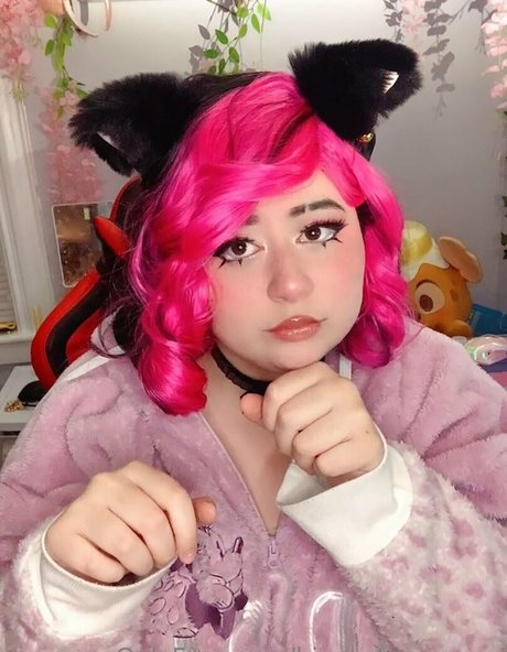 kleiner schwanz shemale onlyfans heiße pornographische bilder