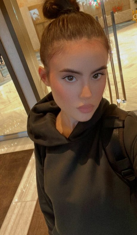 Kiiara nackt hübsche foto