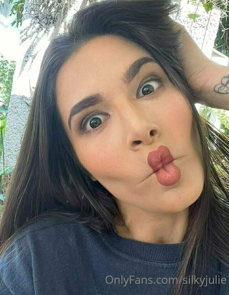 silkyjulie schauspielerin hübsche fotos